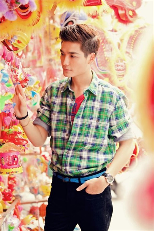 Nukan Trần v&agrave; Tuyết Nhi  xuống phố m&ugrave;a thu